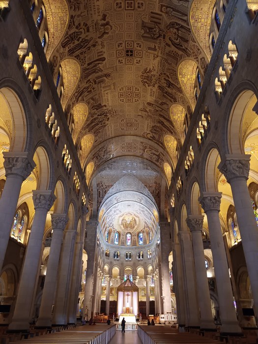 Bazilica Sainte Anne de Beaupre interior