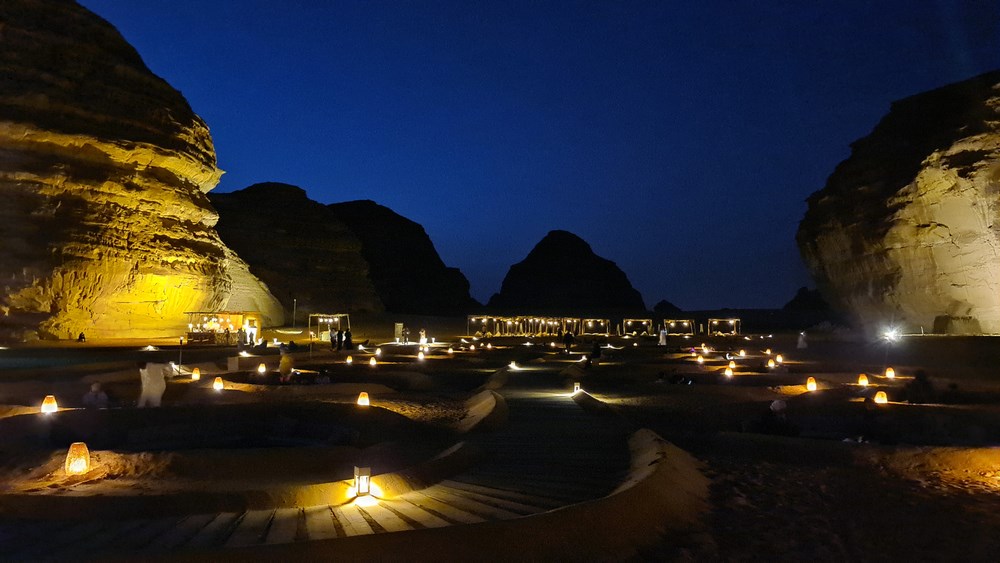Elephant Rock noaptea in Al Ula