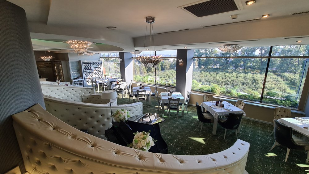 Restaurant mic dejun Hotel Pleiada Iasi