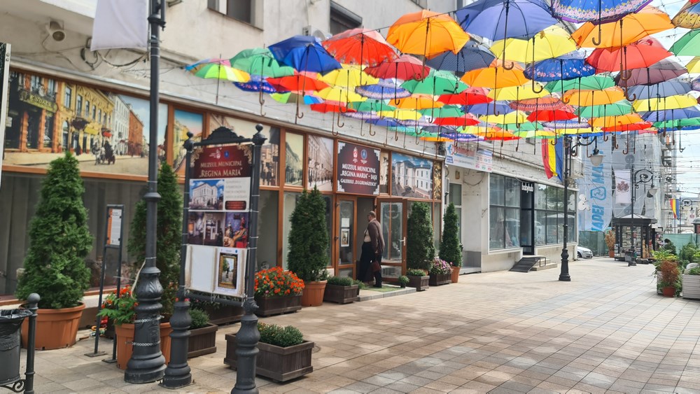 Strada cu umbrele Iasi