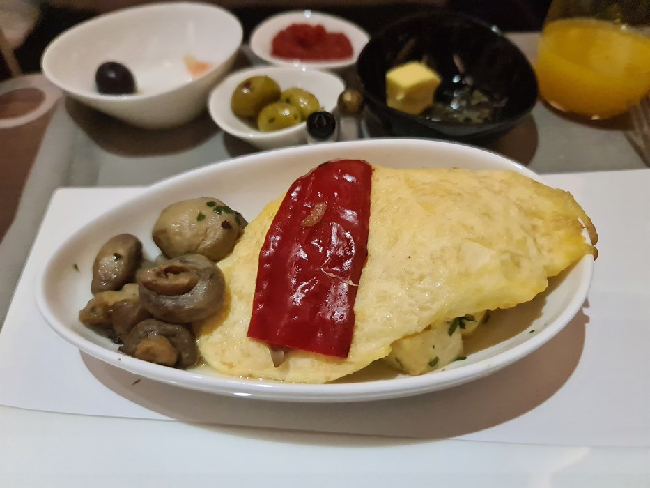 Omleta Turkish Airlines Lahore Istanbul