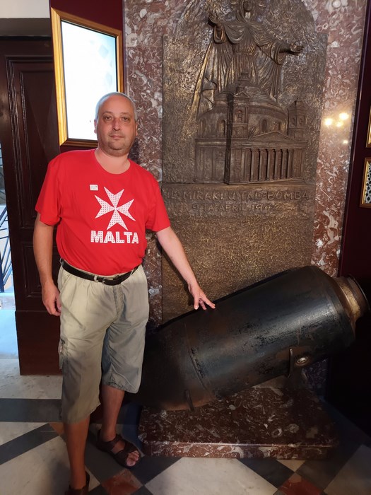 Bomba din Mosta