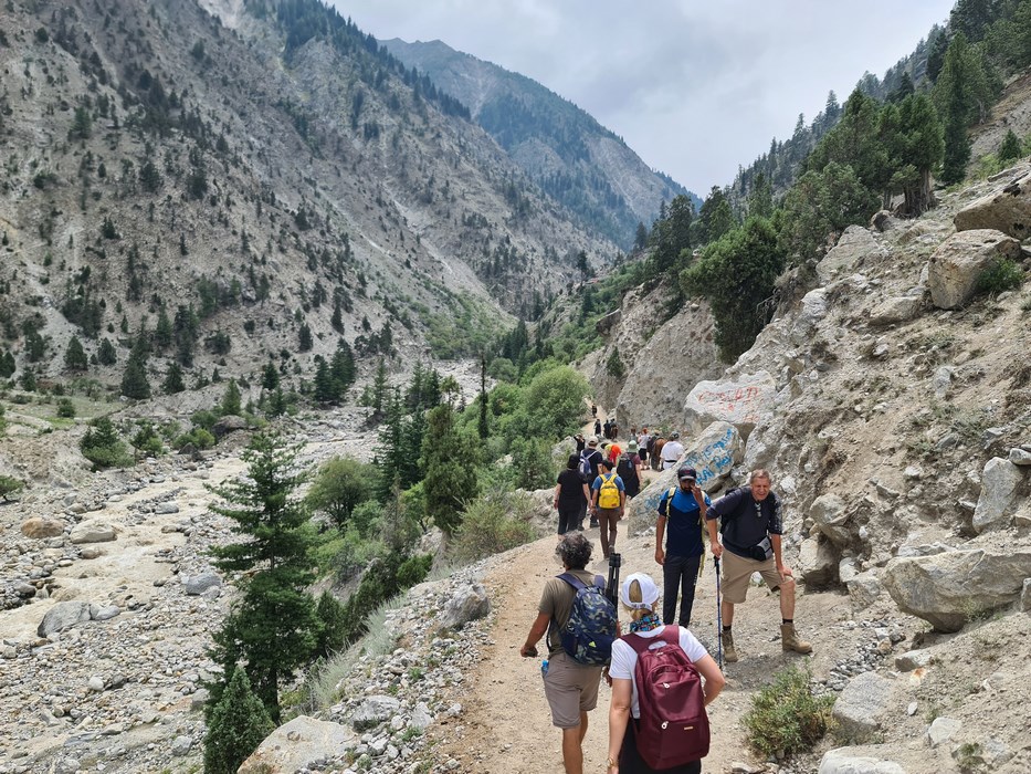 Drumul spre Fairy Meadows