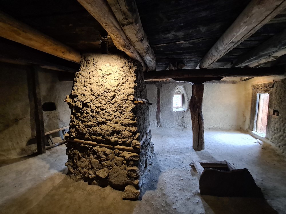 Interior Fort Altit