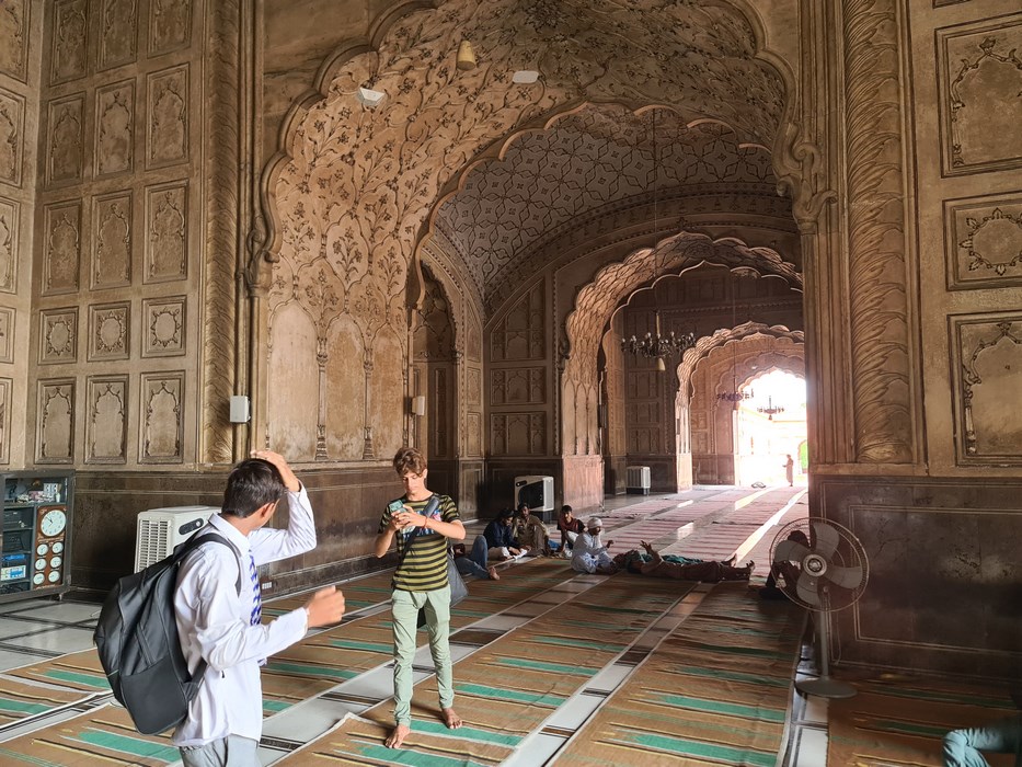 Interior Badshahi Mosque