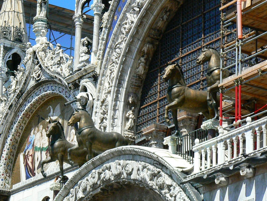 Cai de bronz Venetia