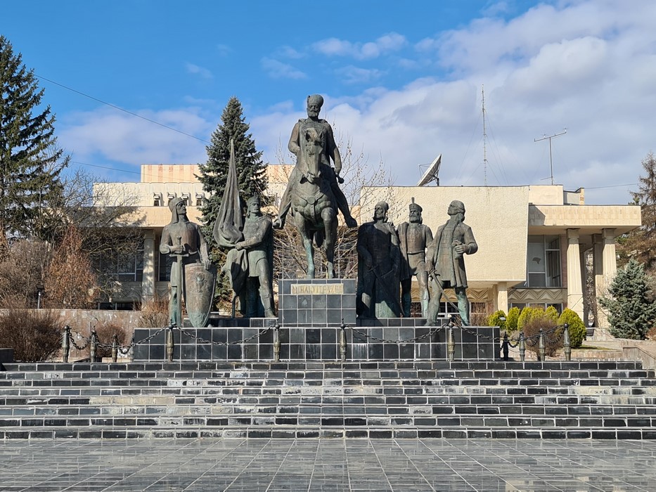 Statuie Mihai Viteazu si secui