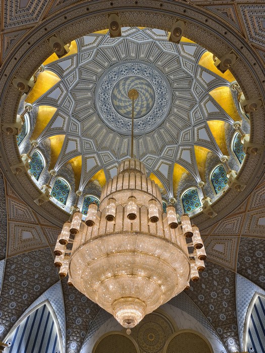 Candelabru Palat Abu Dhabi