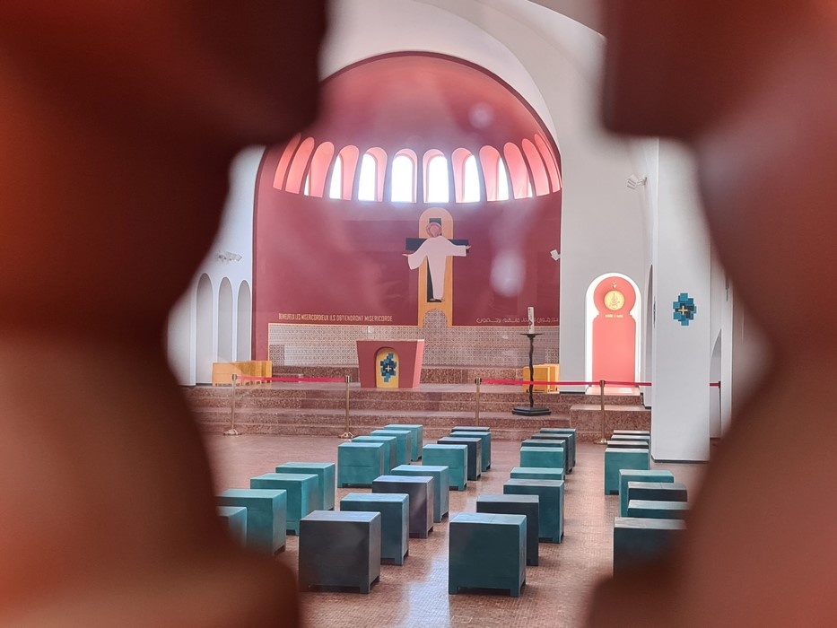 Interior biserica Oran