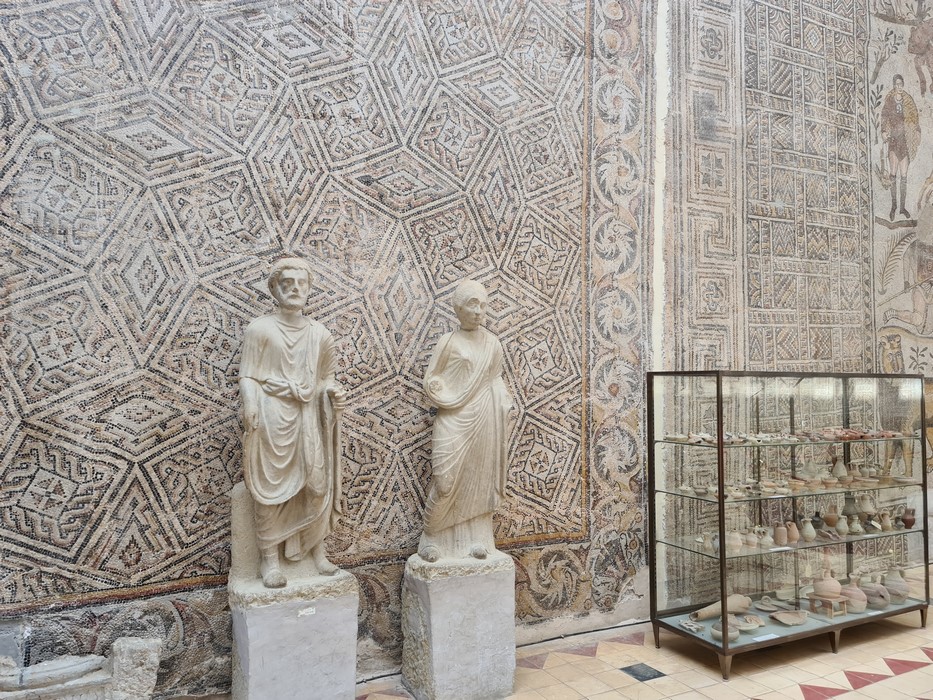 Statuie si mozaicuri
