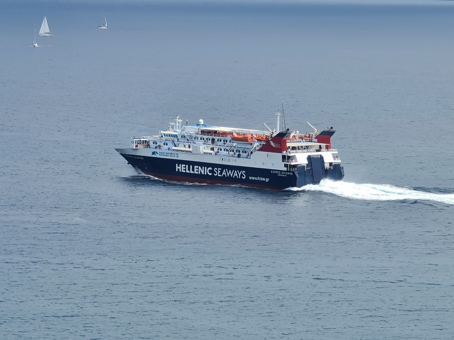 . Ferry Skiathos