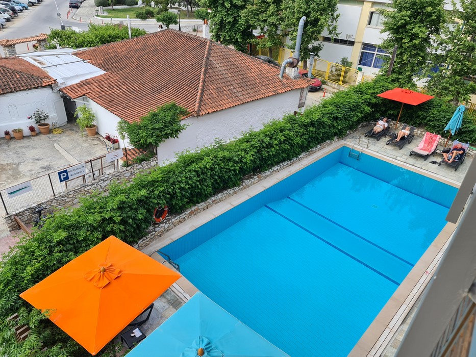 Piscina hotel Alkyon