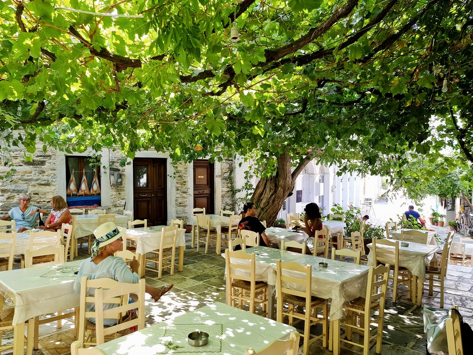 Naxos sat traditional