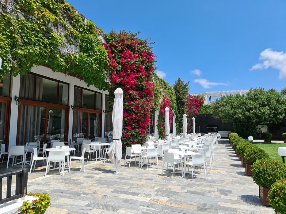 Curte Skiathos Palace