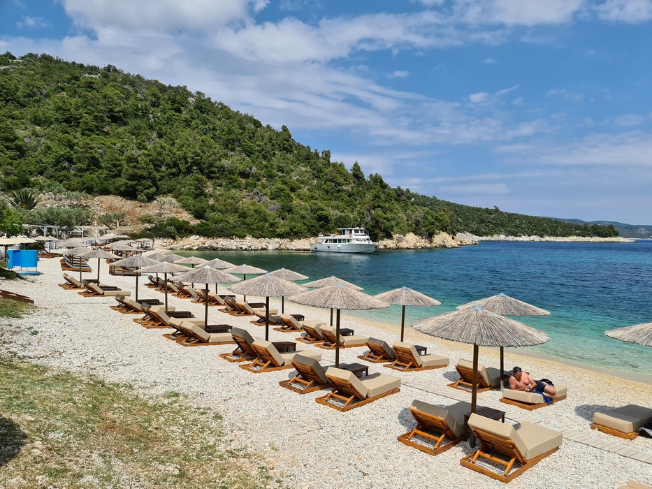Leftos Gialos Beach