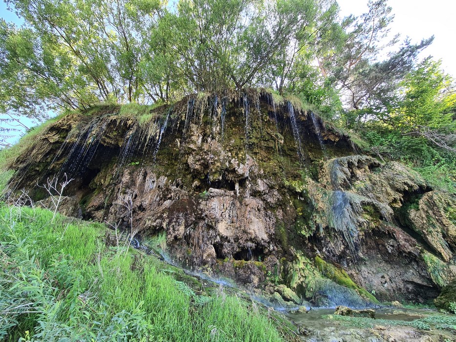 Cascada Mezotermala