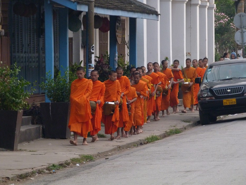 Ceremonial calugari Luang Prabang