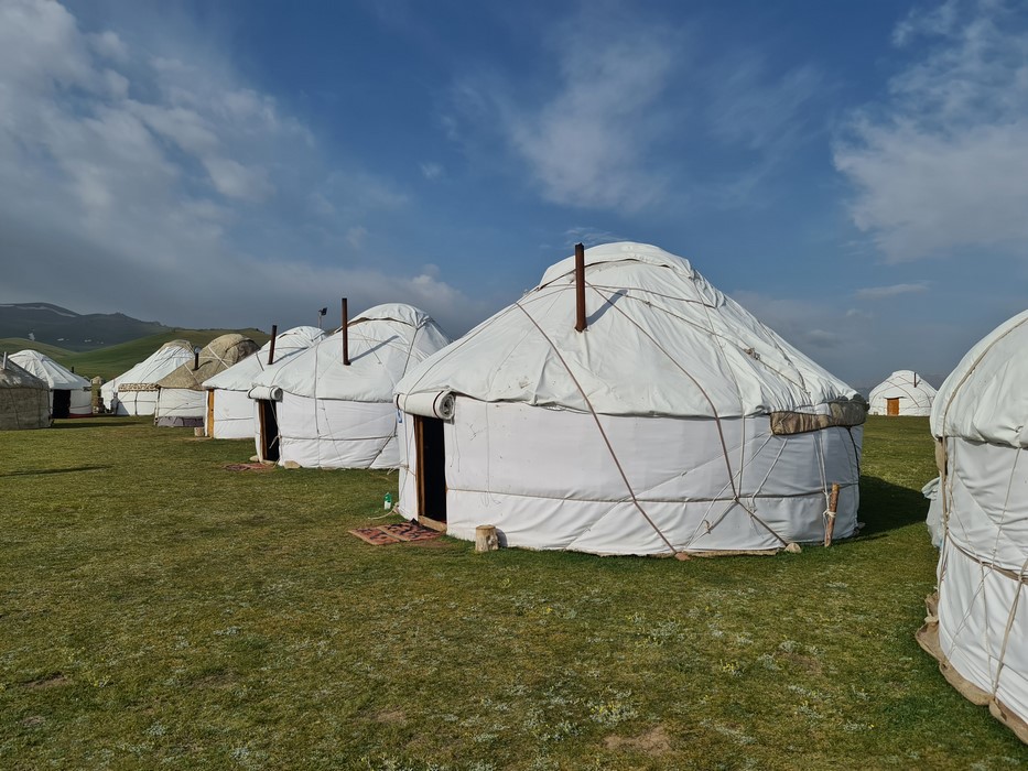 Camp Yurte Song Kul