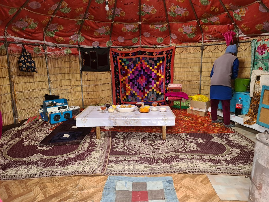 Sufragerie yurta Kyrgyzstan