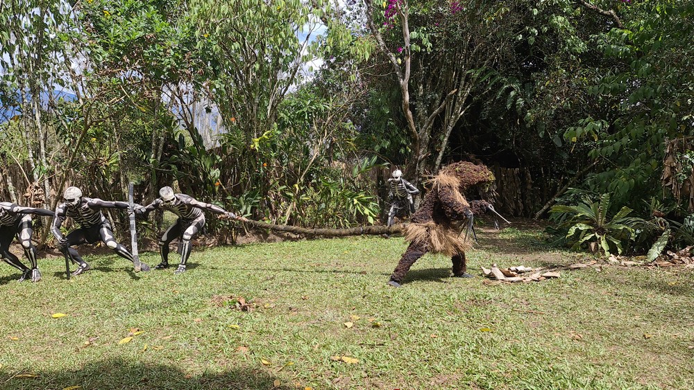 Skeleton ataca monstrul