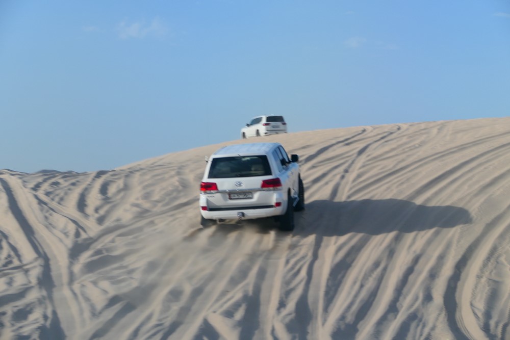Cu masina pe dune