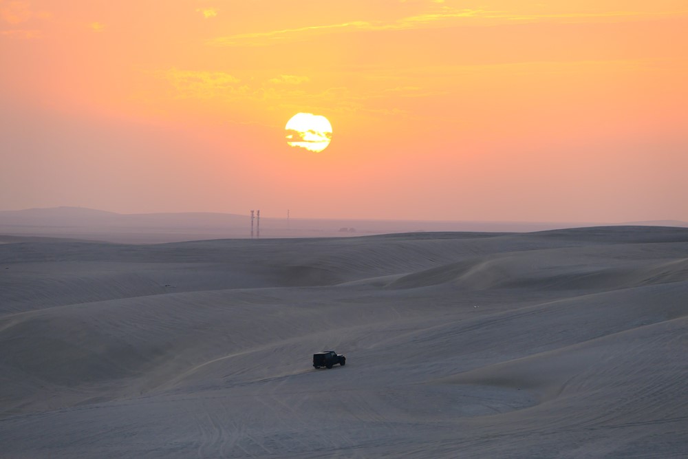 Apus de soare in desert
