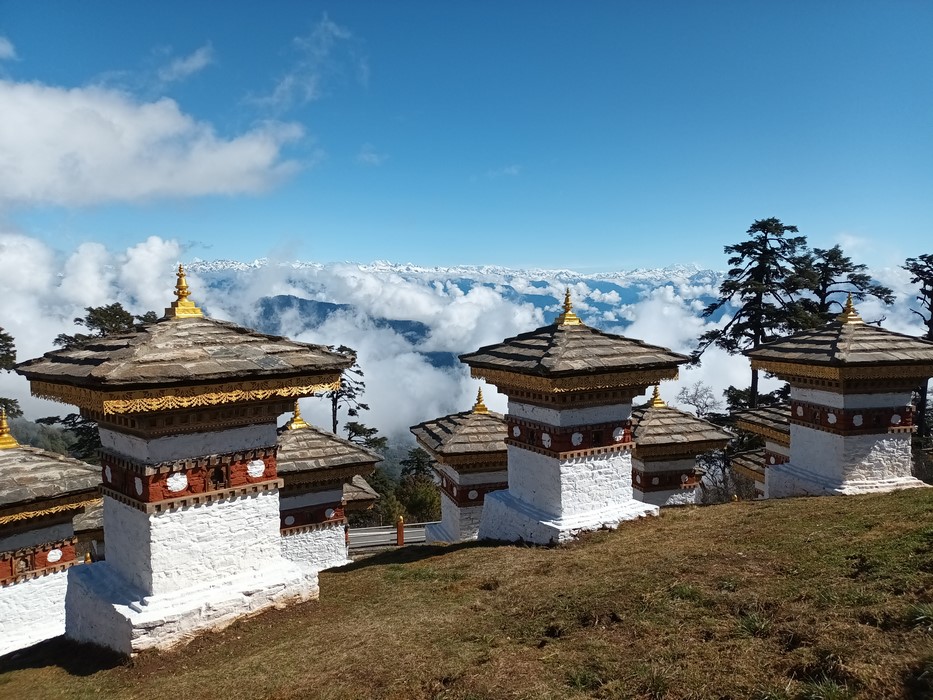 Pasul Dochula cele chorten