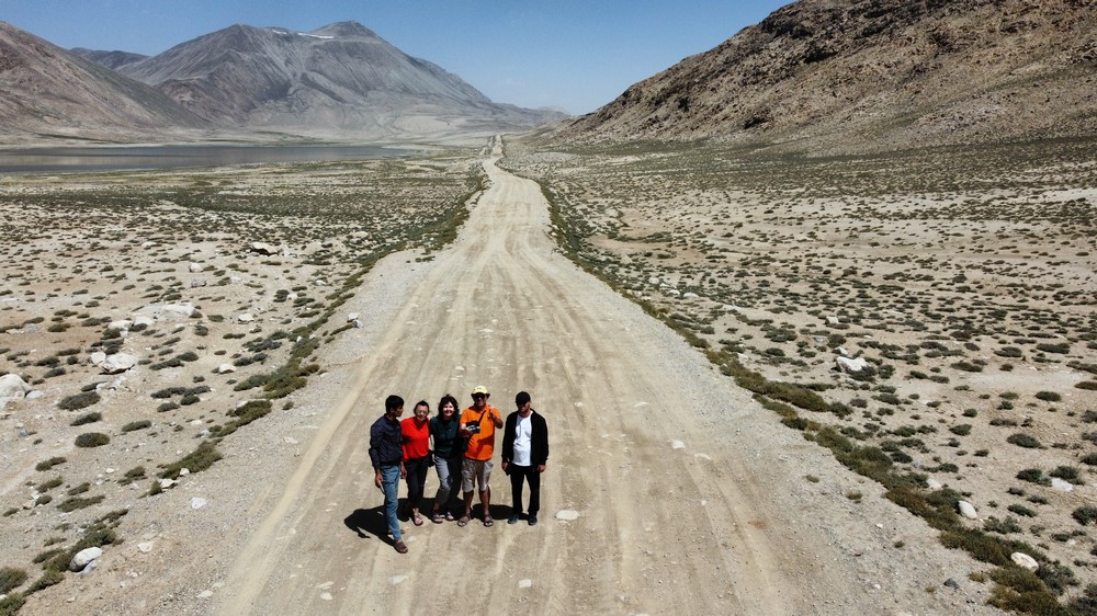 Romani pe Pamir Highway