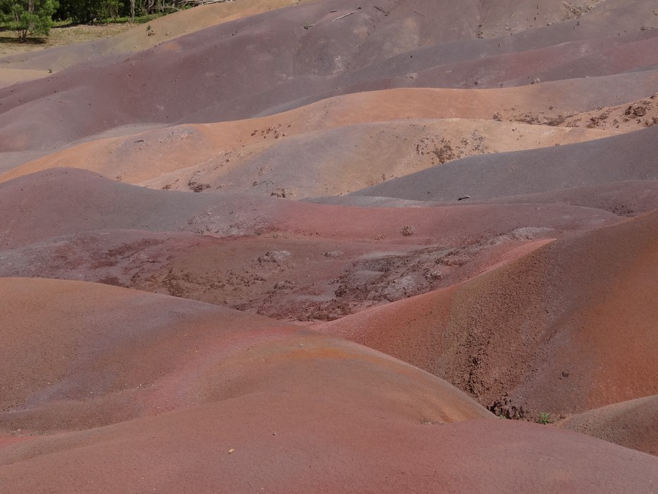 Pamanturile colorate Chamarel