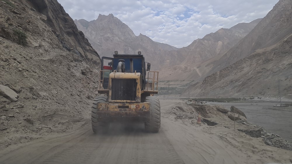 Excavator Pamir