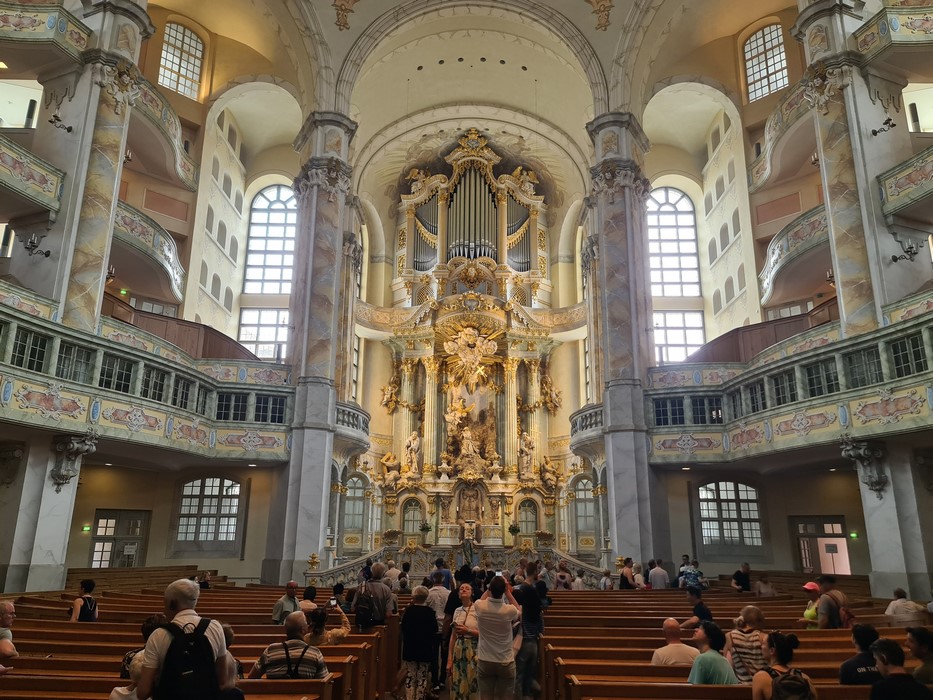 Altar biserica Dresden
