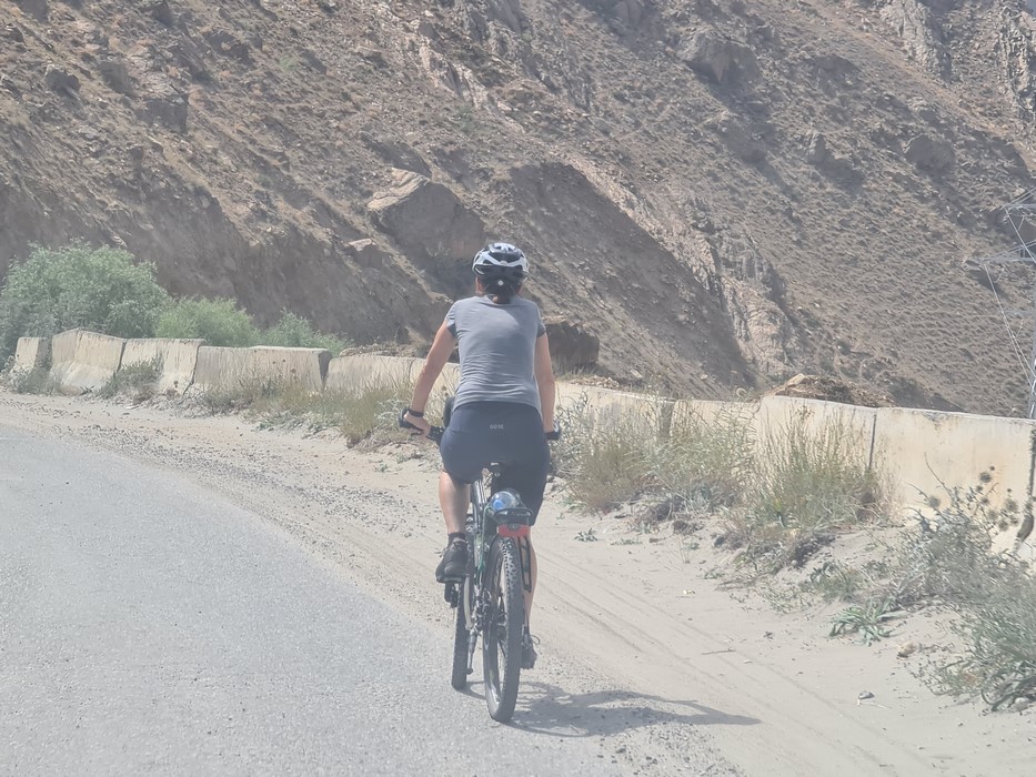 Biciclist in Pamir