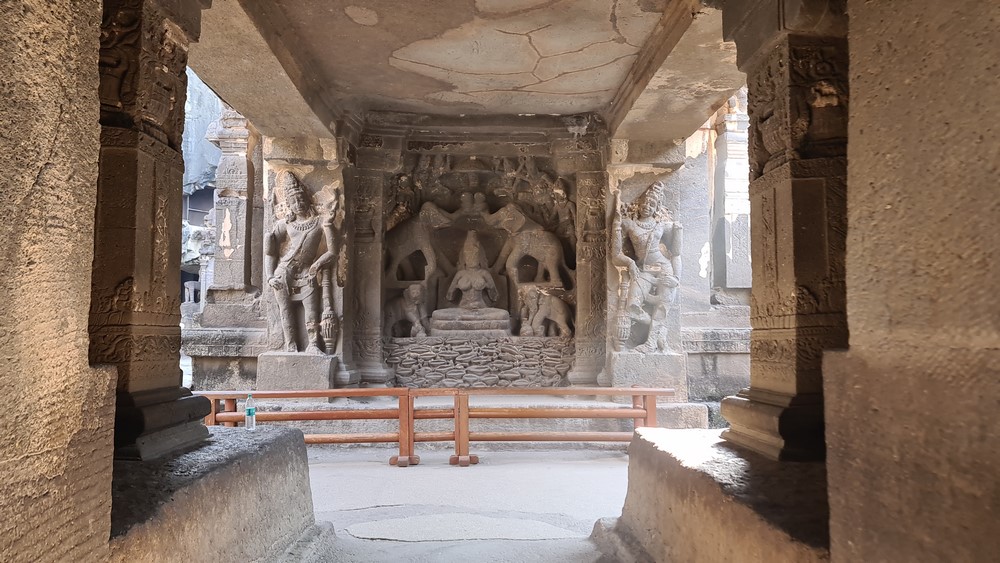 Intrare templu Kailash