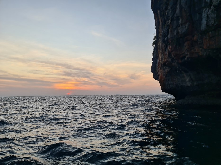 Rasarit Phi Phi