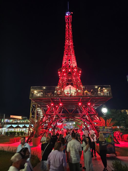 Turnul Eiffel noaptea