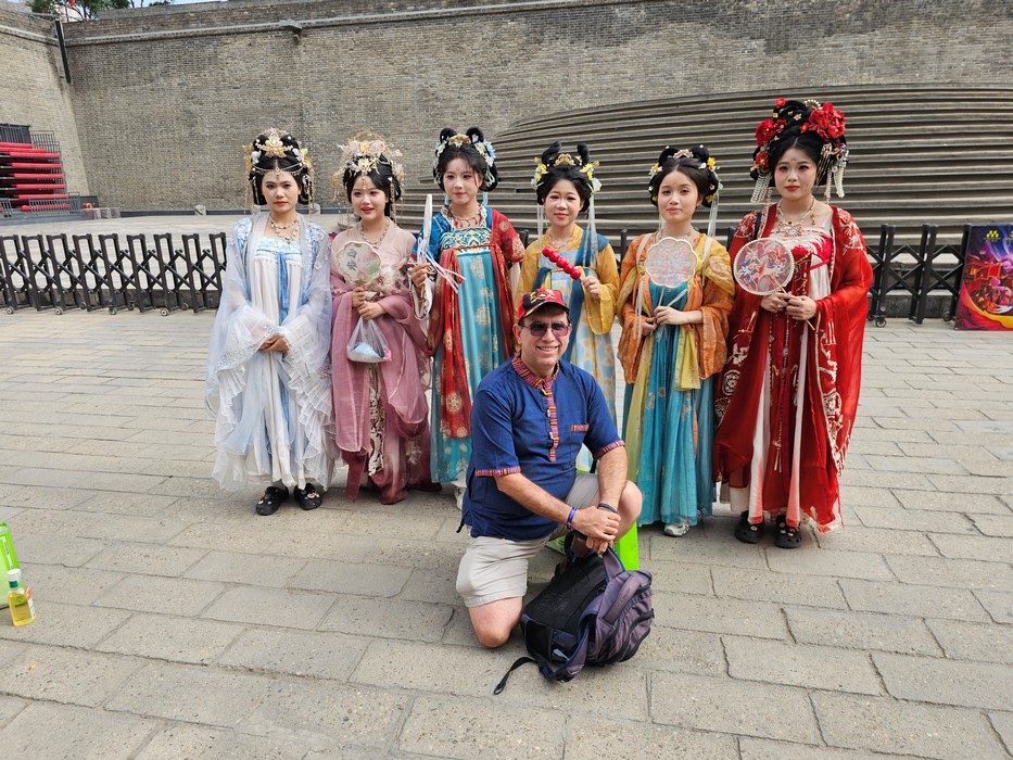 Chinezoaice in costume traditionale