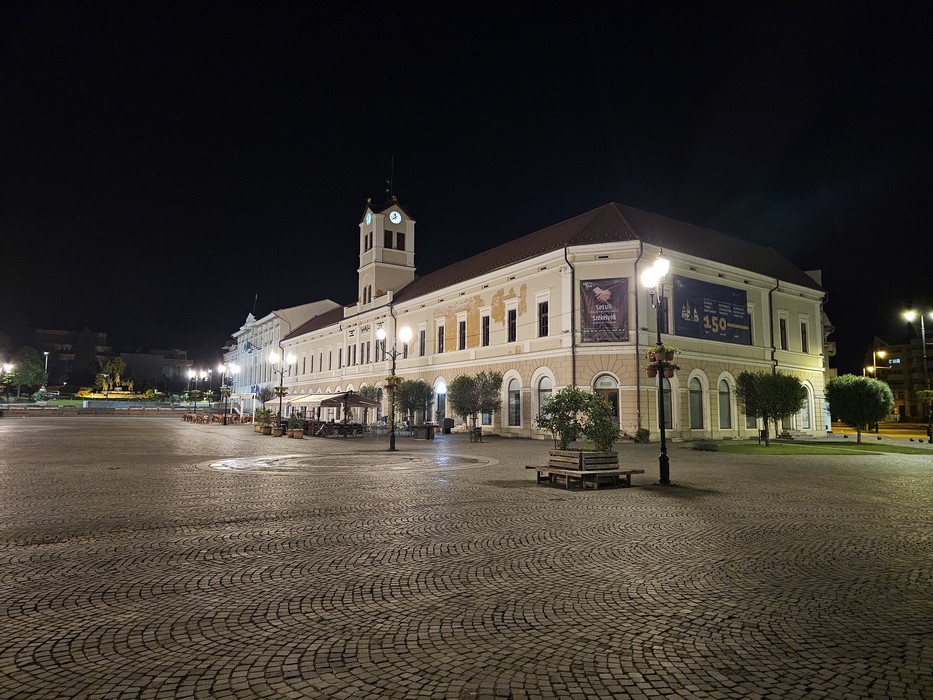 Sf Gheorghe by night