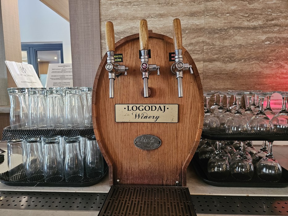 Vin dispenser