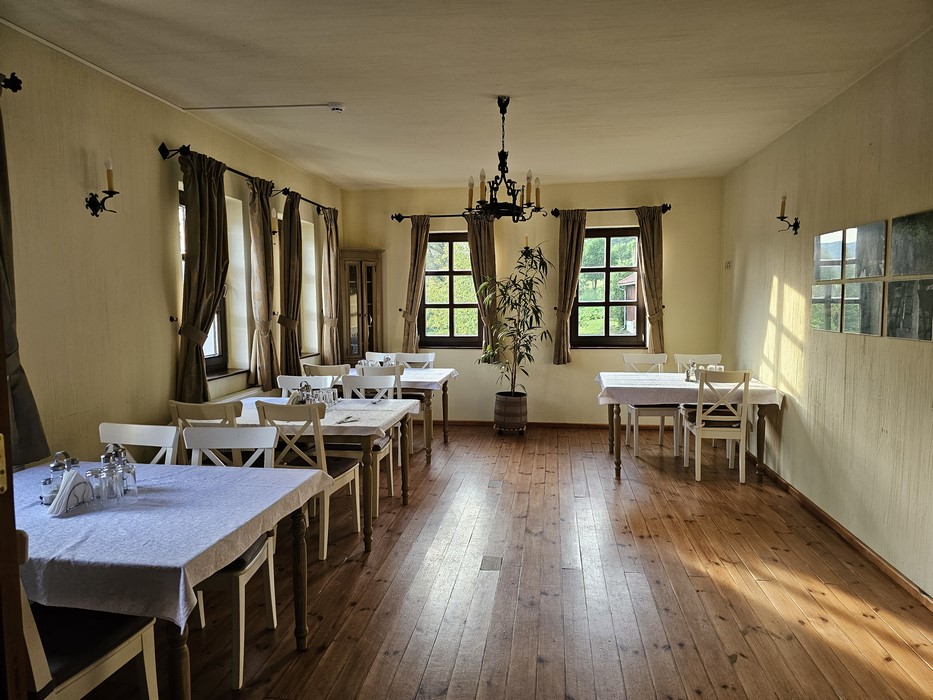 Sala mic dejun conac Gaal