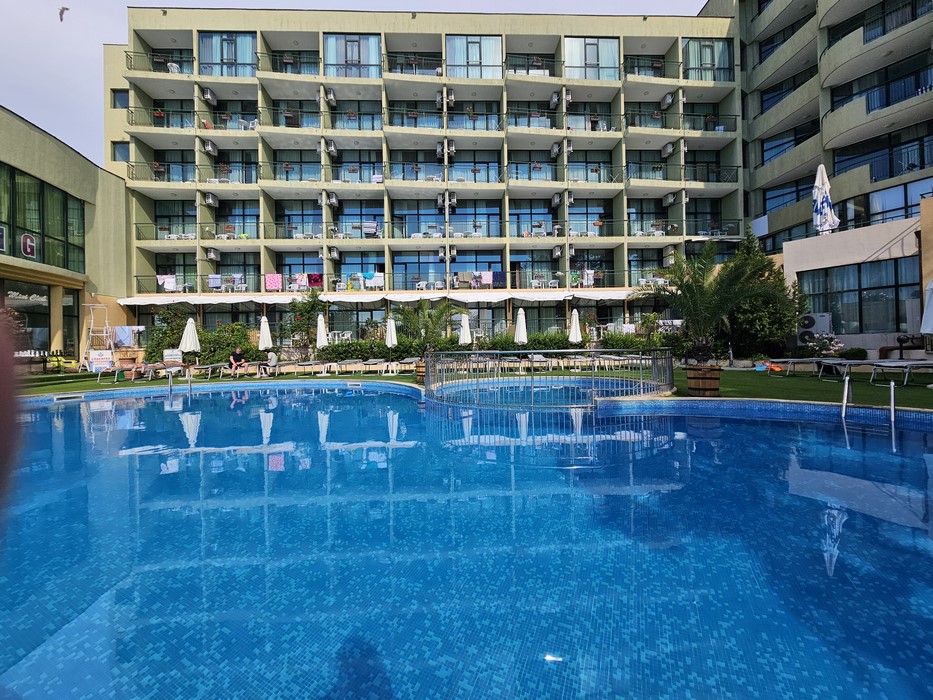 Palm beach piscina Nisipurile de Aur