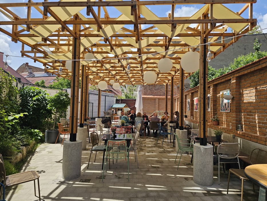 Bar in aer liber