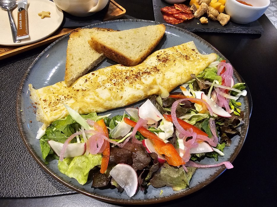 Salata halloumi