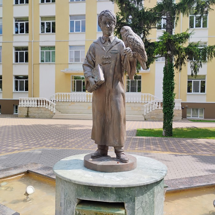Tiraspol Monumentul lui Harry Potter,,, sau totusi nu