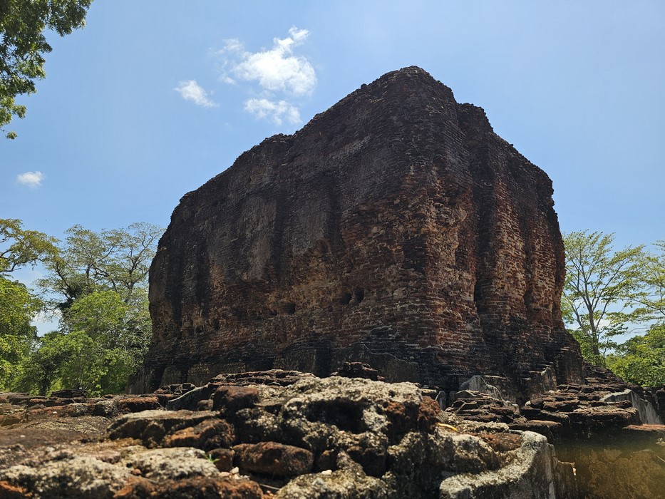 . Polonnaruwa Temple