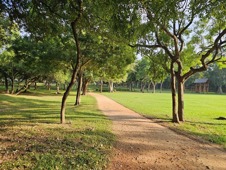 Parc Amaya Lake
